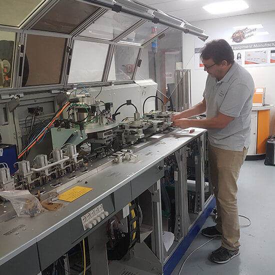 Photo Alain dans atelier